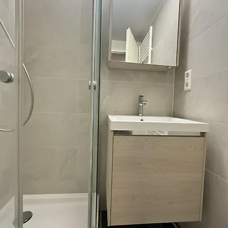 Chl One-bedroom Steps From Hospital-private Garden Included 아파트