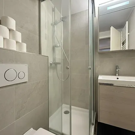 Chl One-bedroom Steps From Hospital-private Garden Included Daire