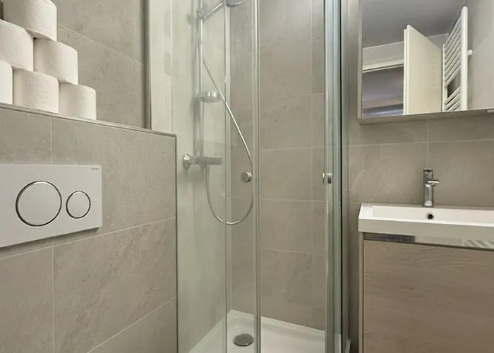 Chl One-bedroom Steps From Hospital-private Garden Included Apartment