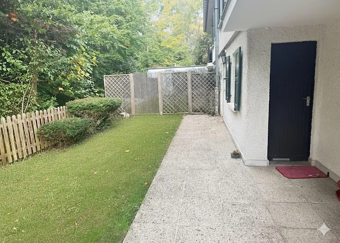 Chl One-bedroom Steps From Hospital-private Garden Included Apartment