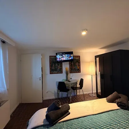 Chl One-bedroom Steps From Hospital-private Garden Included * לוקסמבורג